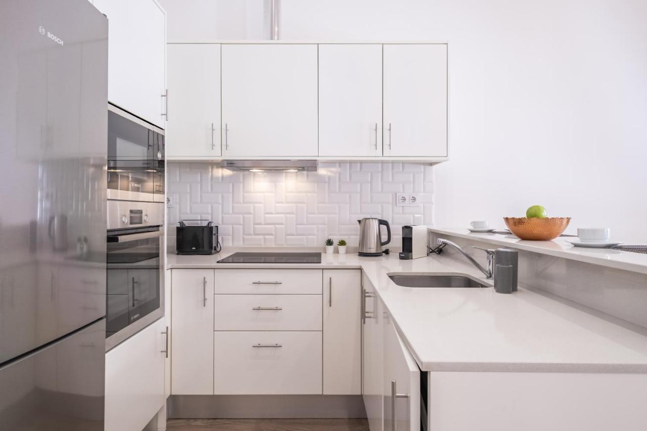 Cayres Suites Surdo Funchal  Buitenkant foto